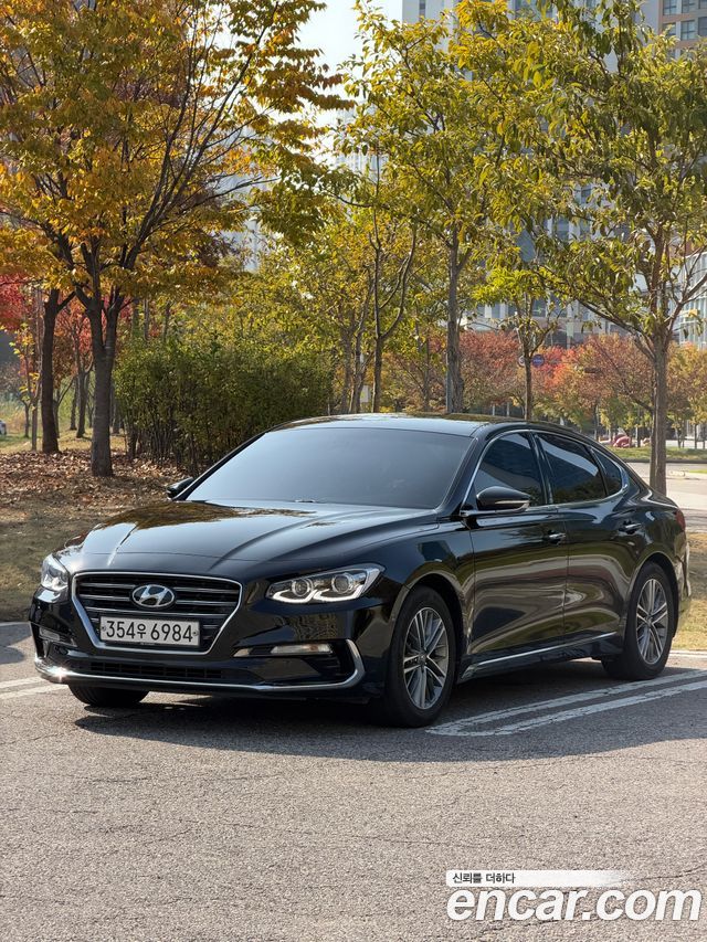 Hyundai Grandeur (IG) 3.0 LPi Modern (Rental Car)