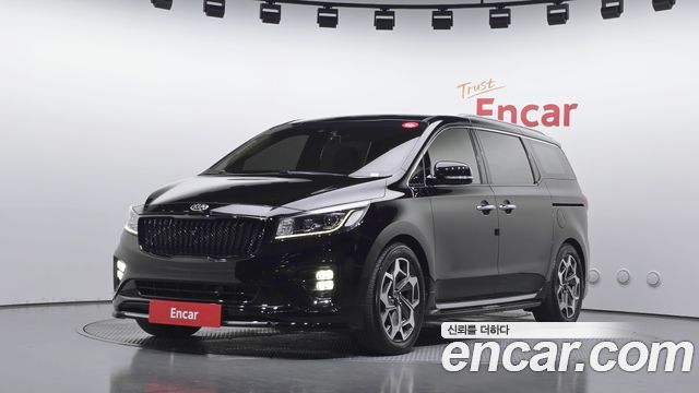 Kia Carnival 9-seater Noblesse