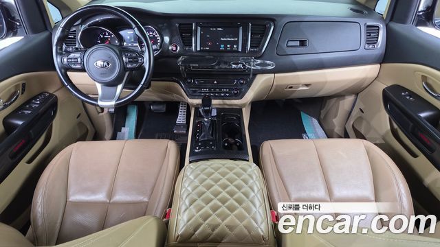 Kia Carnival 9-seater Noblesse 2016 — фото 7