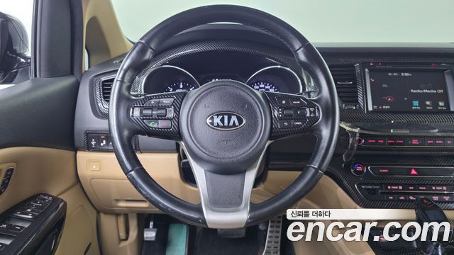 Kia Carnival 9-seater Noblesse 2016 — фото 12