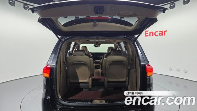 Kia Carnival 9-seater Noblesse 2016 — фото 15