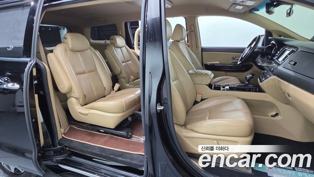 Kia Carnival 9-seater Noblesse 2016 — фото 16
