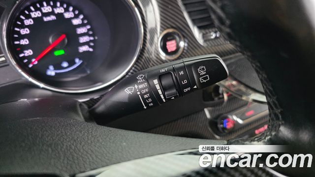 Kia Carnival 9-seater Noblesse 2016 — фото 20