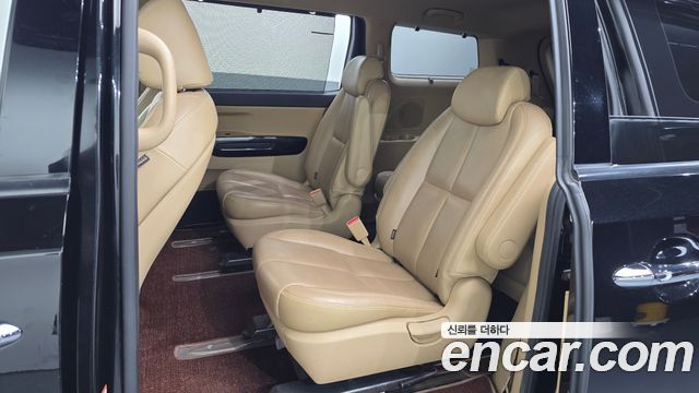 Kia Carnival 9-seater Noblesse 2016 — фото 26