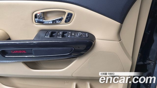 Kia Carnival 9-seater Noblesse 2016 — фото 28