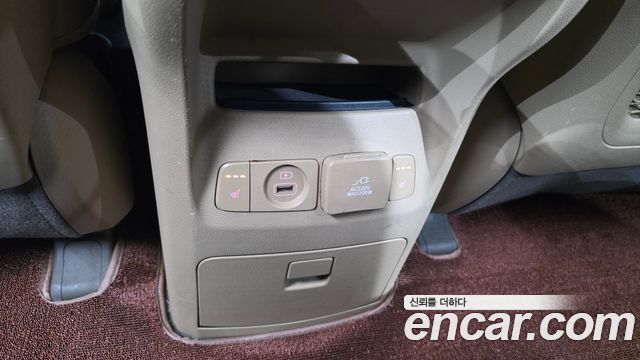 Kia Carnival 9-seater Noblesse 2016 — фото 30