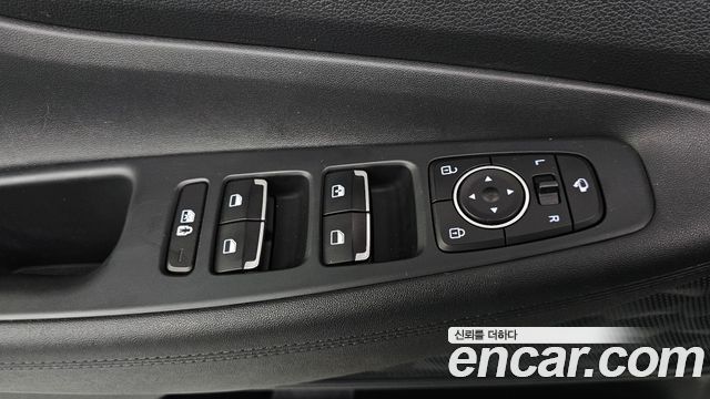 Hyundai Santa Fe HEV 1.6 2WD Exclusive 2023 — фото 18