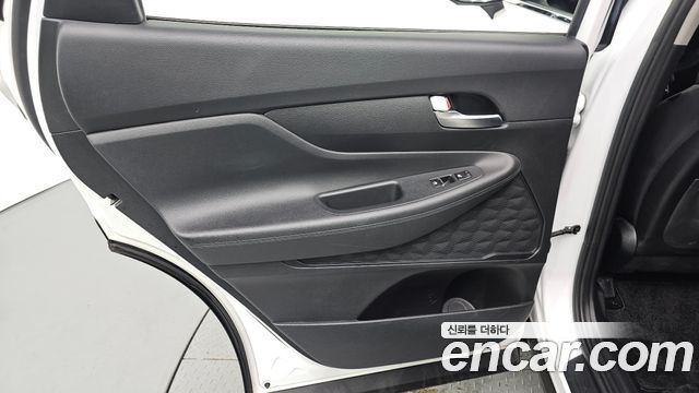 Hyundai Santa Fe HEV 1.6 2WD Exclusive 2023 — фото 25