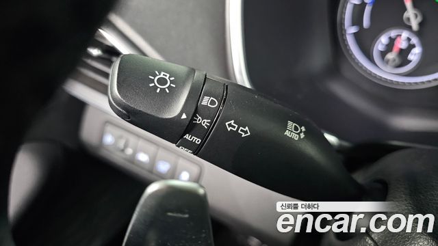 Hyundai Santa Fe HEV 1.6 2WD Exclusive 2023 — фото 28