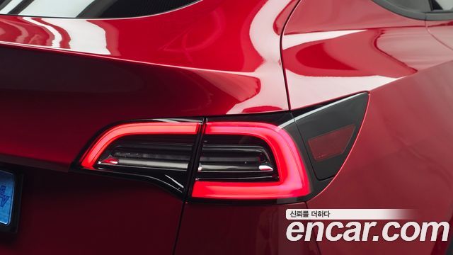 Tesla Model Y Standard Range RWD 2021 — фото 23