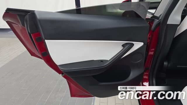 Tesla Model Y Standard Range RWD 2021 — фото 25