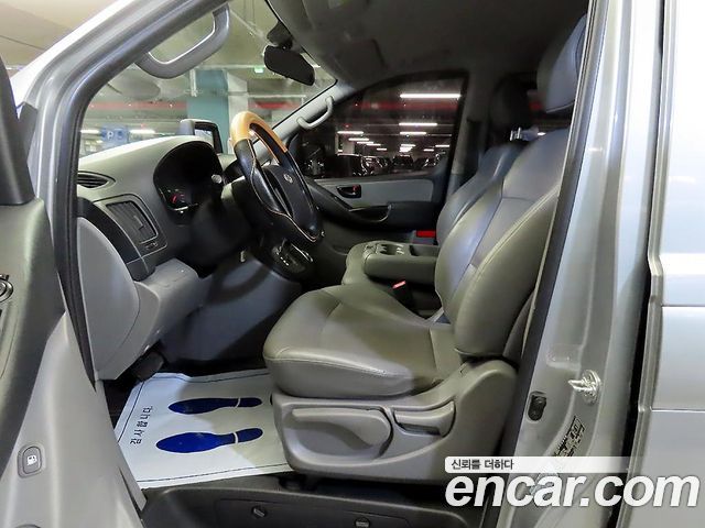 Hyundai Grand Starex 12-Seater Wagon CVX Deluxe 2015 — фото 6
