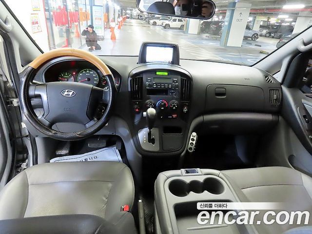Hyundai Grand Starex 12-Seater Wagon CVX Deluxe 2015 — фото 10