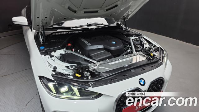 BMW 4 Series (G22) 420i M Sport Convertible 2025 — фото 6