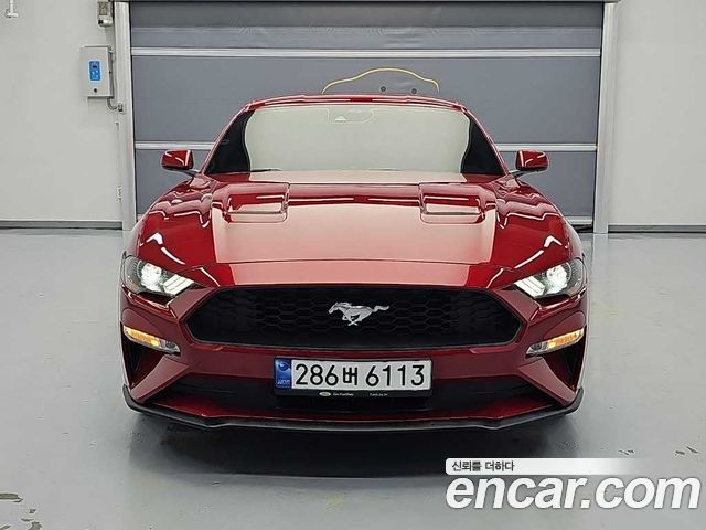 Ford Mustang Coupe 2022 — фото 2