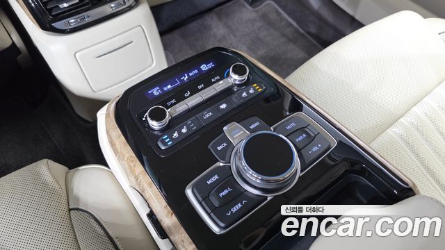 Genesis EQ900 5.0 GDI AWD Prestige 2016 — фото 27