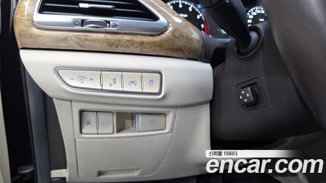 Genesis EQ900 5.0 GDI AWD Prestige 2016 — фото 30