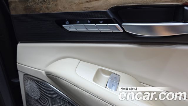 Genesis EQ900 5.0 GDI AWD Prestige 2016 — фото 31