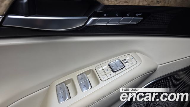 Genesis EQ900 5.0 GDI AWD Prestige 2016 — фото 34