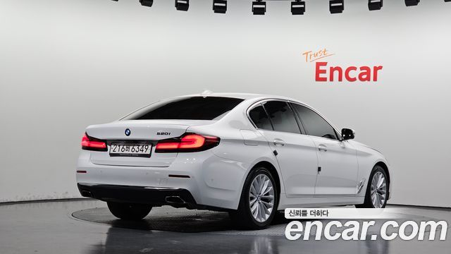 BMW 5 Series (G30) 520i Luxury 2021 — фото 2