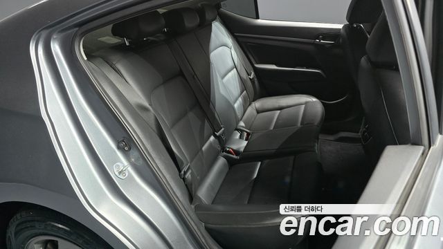 Hyundai Avante (AD) 1.6 GDI Smart 2016 — фото 11