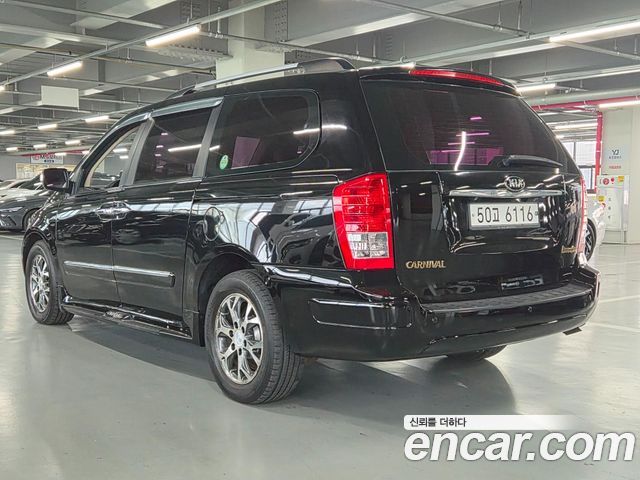 Kia Carnival R New Carnival Limousine GLX High-Deluxe 2014 — фото 5