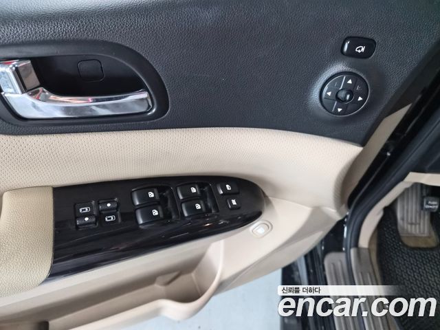 Kia Carnival R New Carnival Limousine GLX High-Deluxe 2014 — фото 15