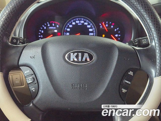Kia Carnival R New Carnival Limousine GLX High-Deluxe 2014 — фото 24