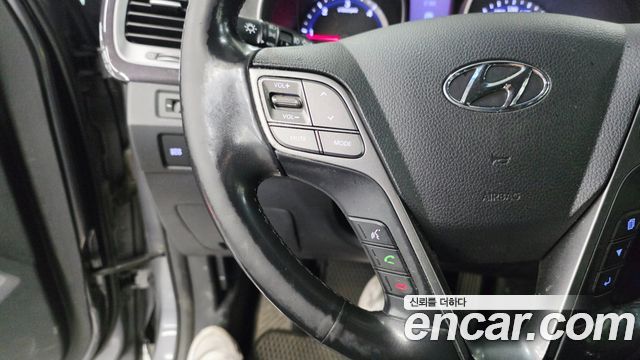 Hyundai Santa Fe (DM) Diesel(e-VGT) 2.2 2WD Premium 2015 — фото 7