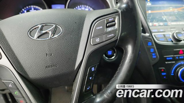 Hyundai Santa Fe (DM) Diesel(e-VGT) 2.2 2WD Premium 2015 — фото 8