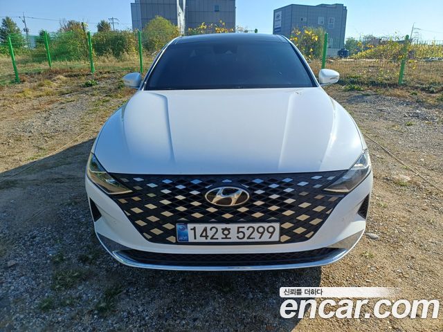 Hyundai Grandeur (IG) 3.0 LPi Rent Car Modern