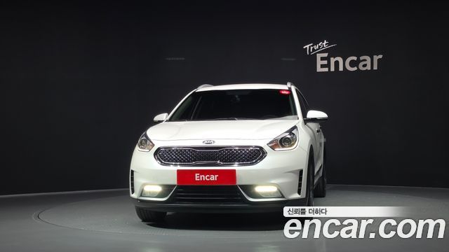 Kia Niro Prestige 2018 — фото 3