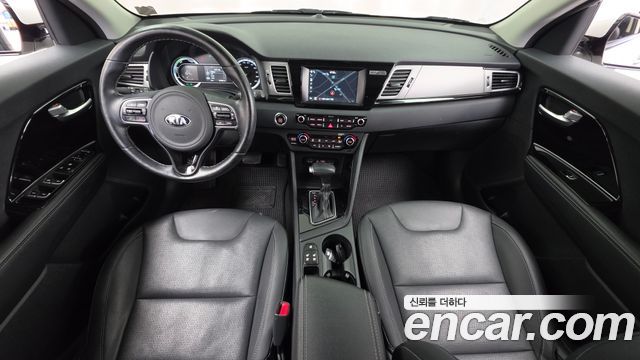 Kia Niro Prestige 2018 — фото 7