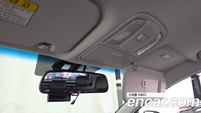 Kia Niro Prestige 2018 — фото 17