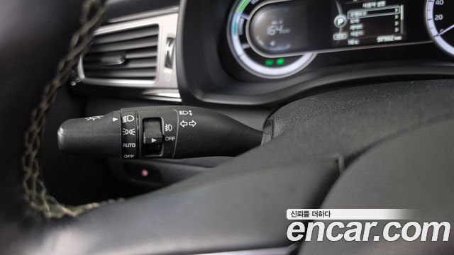 Kia Niro Prestige 2018 — фото 18