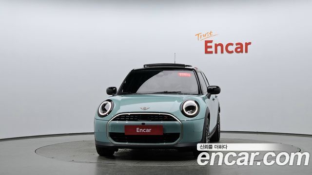 MINI Cooper S (IV) 5 Door Favoured 2025 — фото 3