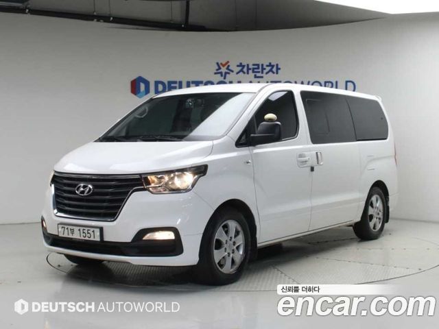 Hyundai Grand Starex Wagon 12-Seater Modern