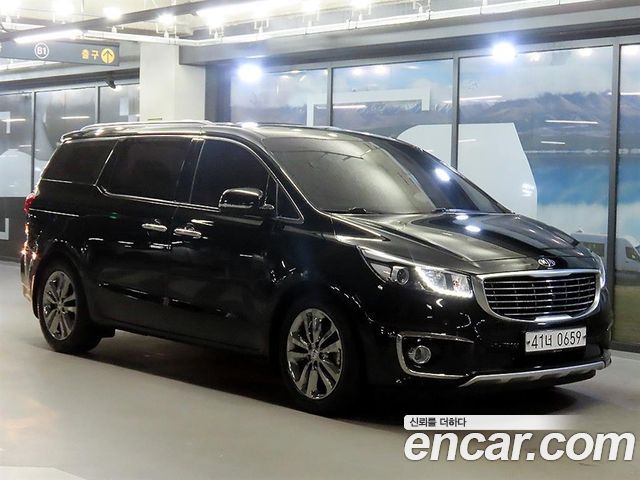 Kia Carnival Gasoline 7-seater Limousine President