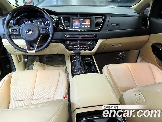 Kia Carnival Gasoline 7-seater Limousine President 2017 — фото 10