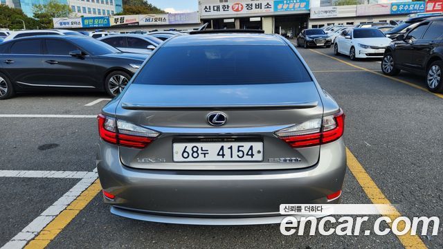 Lexus ES300h premium XV60 2017 — фото 4