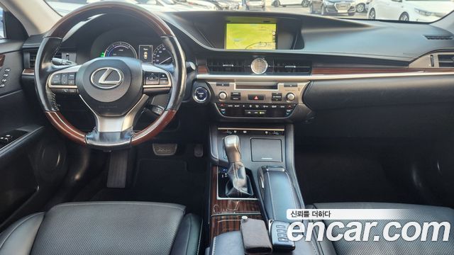 Lexus ES300h premium XV60 2017 — фото 7