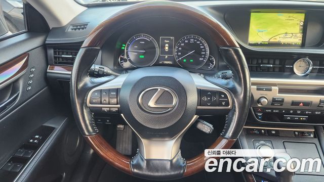 Lexus ES300h premium XV60 2017 — фото 8