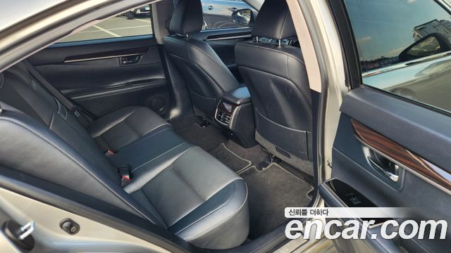 Lexus ES300h premium XV60 2017 — фото 15