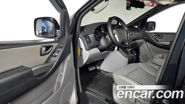 Hyundai Grand Starex Van 3-Seater Smart 2020 — фото 10
