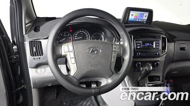 Hyundai Grand Starex Van 3-Seater Smart 2020 — фото 16