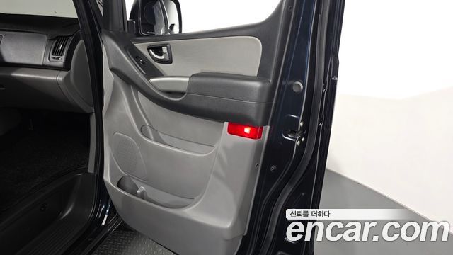 Hyundai Grand Starex Van 3-Seater Smart 2020 — фото 30