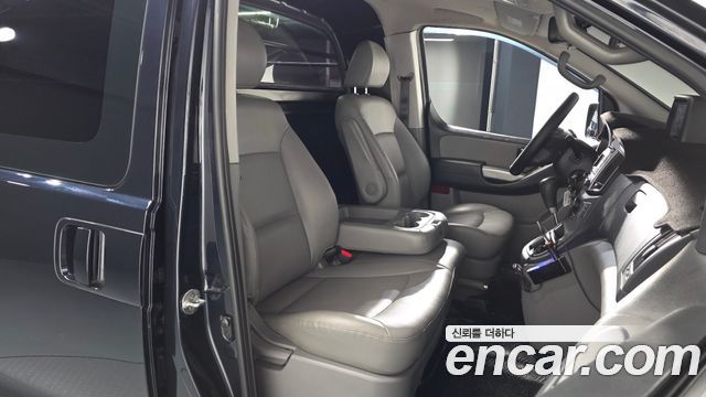 Hyundai Grand Starex Van 3-Seater Smart 2020 — фото 32