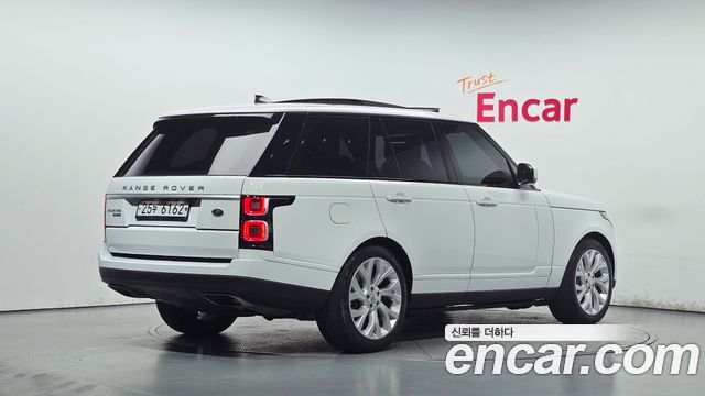 Land Rover Range Rover (IV) 4.4 SDV8 Vogue SE DIESEL 2018 — фото 2