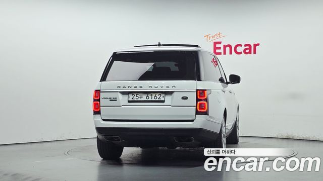 Land Rover Range Rover (IV) 4.4 SDV8 Vogue SE DIESEL 2018 — фото 4