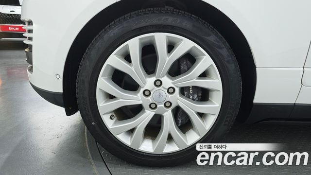 Land Rover Range Rover (IV) 4.4 SDV8 Vogue SE DIESEL 2018 — фото 5